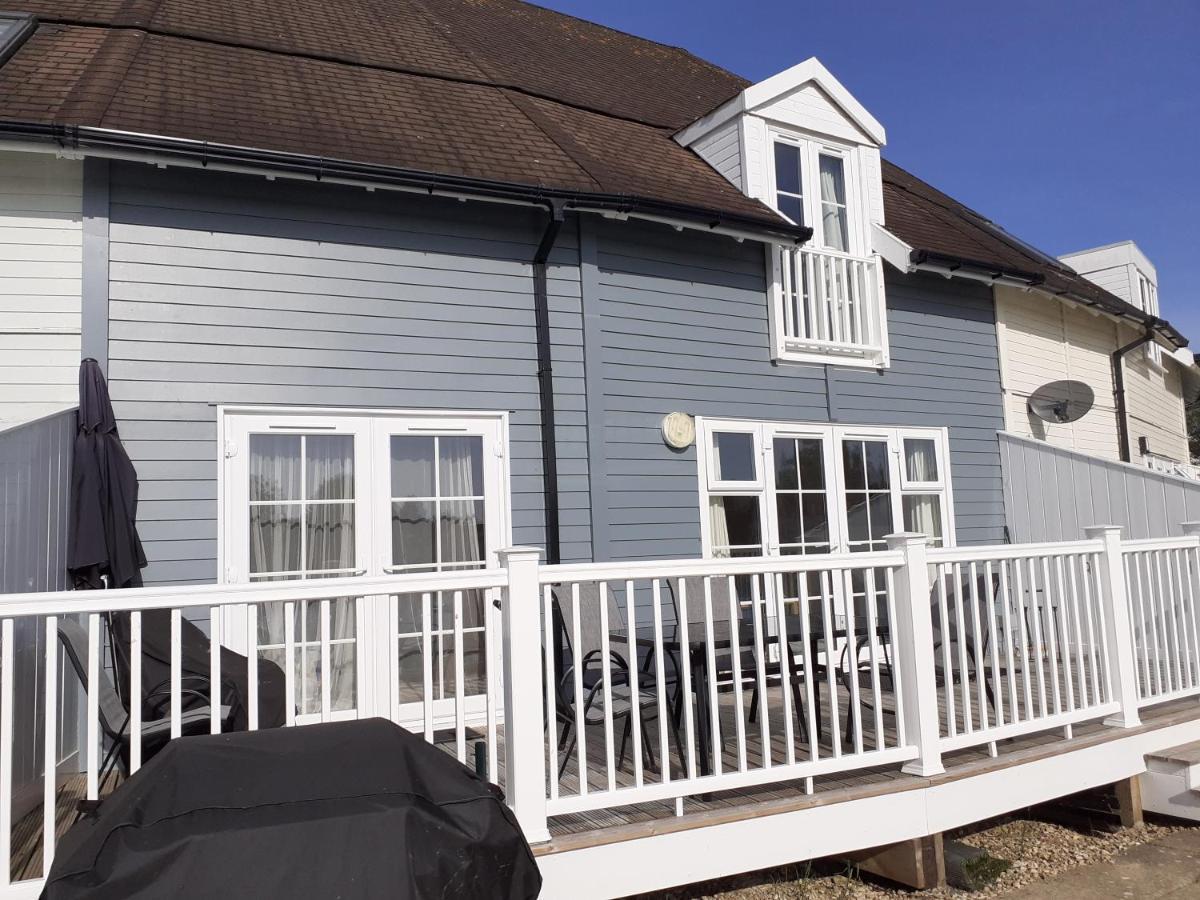 Nyhavn Lakeside Cottage سيرنسيستر المظهر الخارجي الصورة