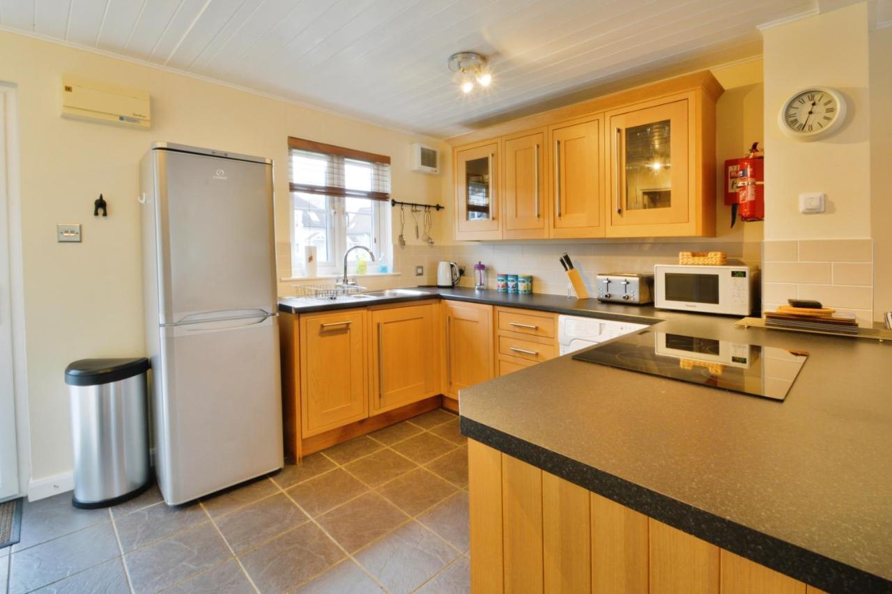Nyhavn Lakeside Cottage سيرنسيستر المظهر الخارجي الصورة