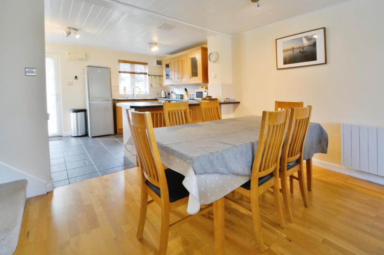 Nyhavn Lakeside Cottage سيرنسيستر المظهر الخارجي الصورة