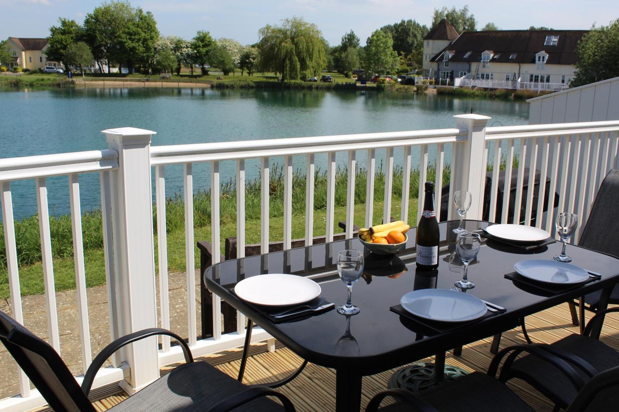 Nyhavn Lakeside Cottage سيرنسيستر المظهر الخارجي الصورة