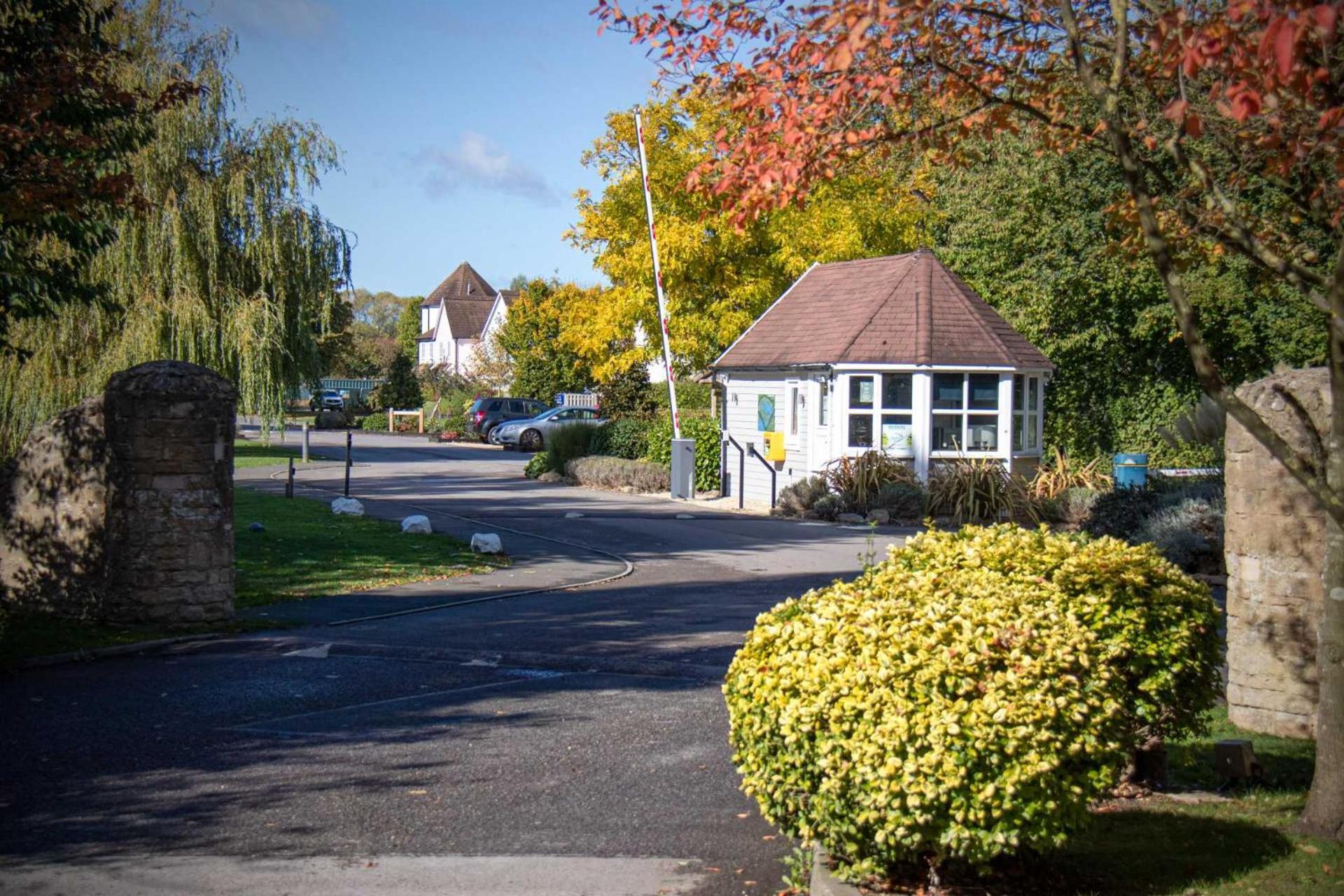 Nyhavn Lakeside Cottage سيرنسيستر المظهر الخارجي الصورة