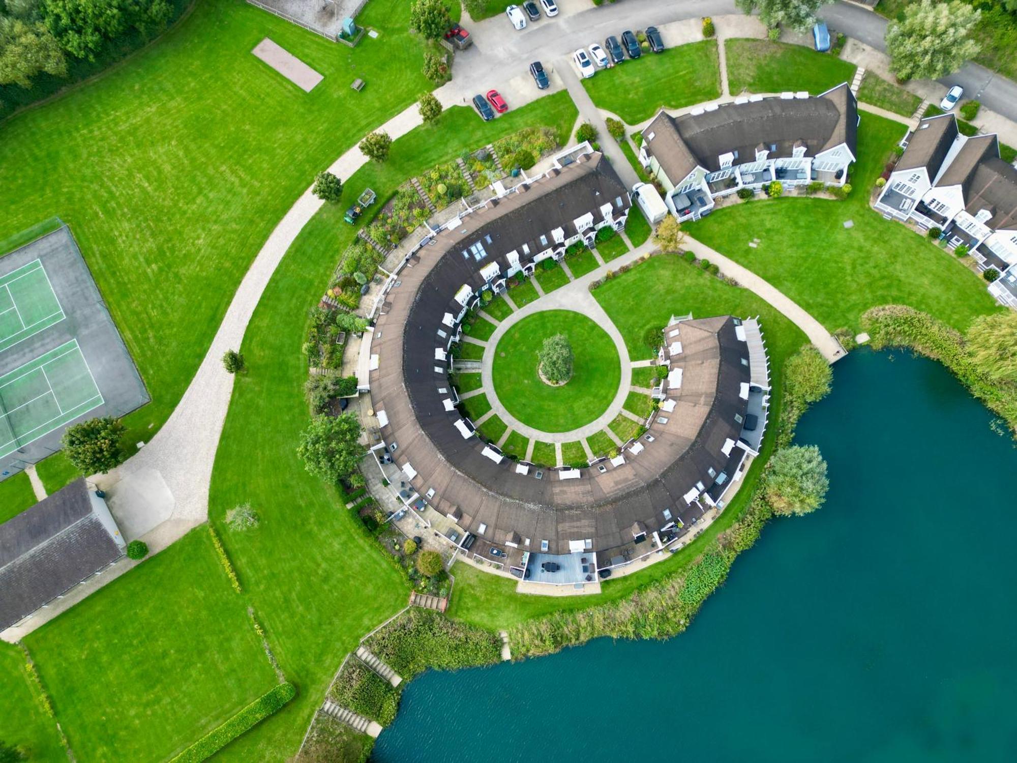Nyhavn Lakeside Cottage سيرنسيستر المظهر الخارجي الصورة