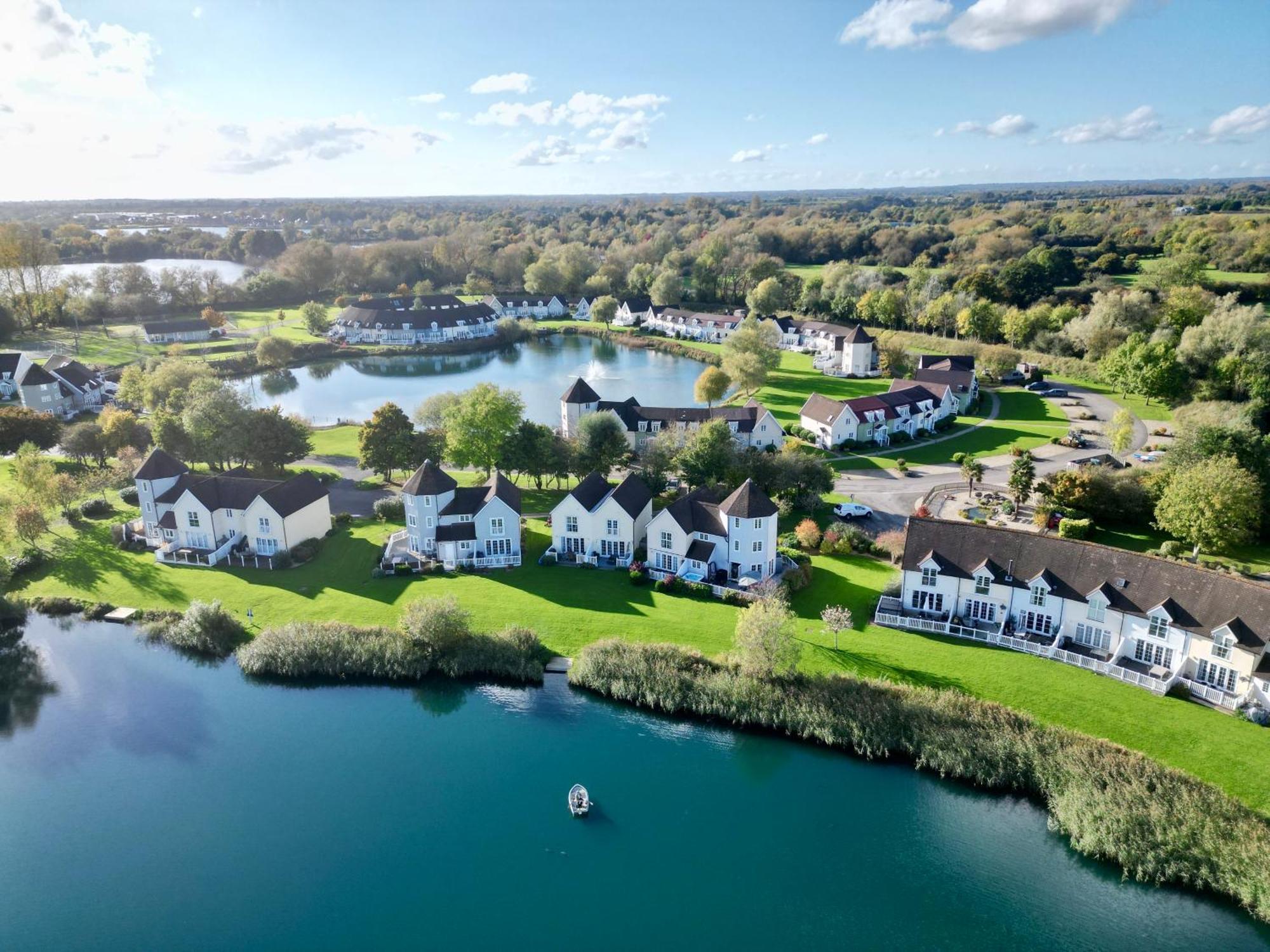 Nyhavn Lakeside Cottage سيرنسيستر المظهر الخارجي الصورة