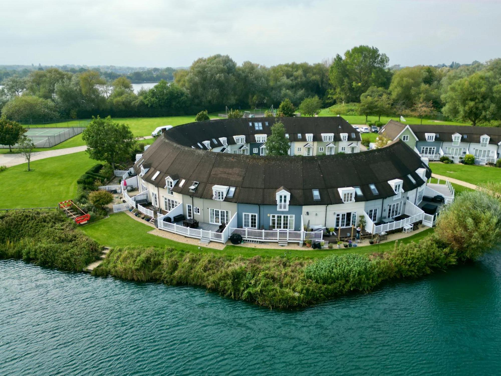 Nyhavn Lakeside Cottage سيرنسيستر المظهر الخارجي الصورة