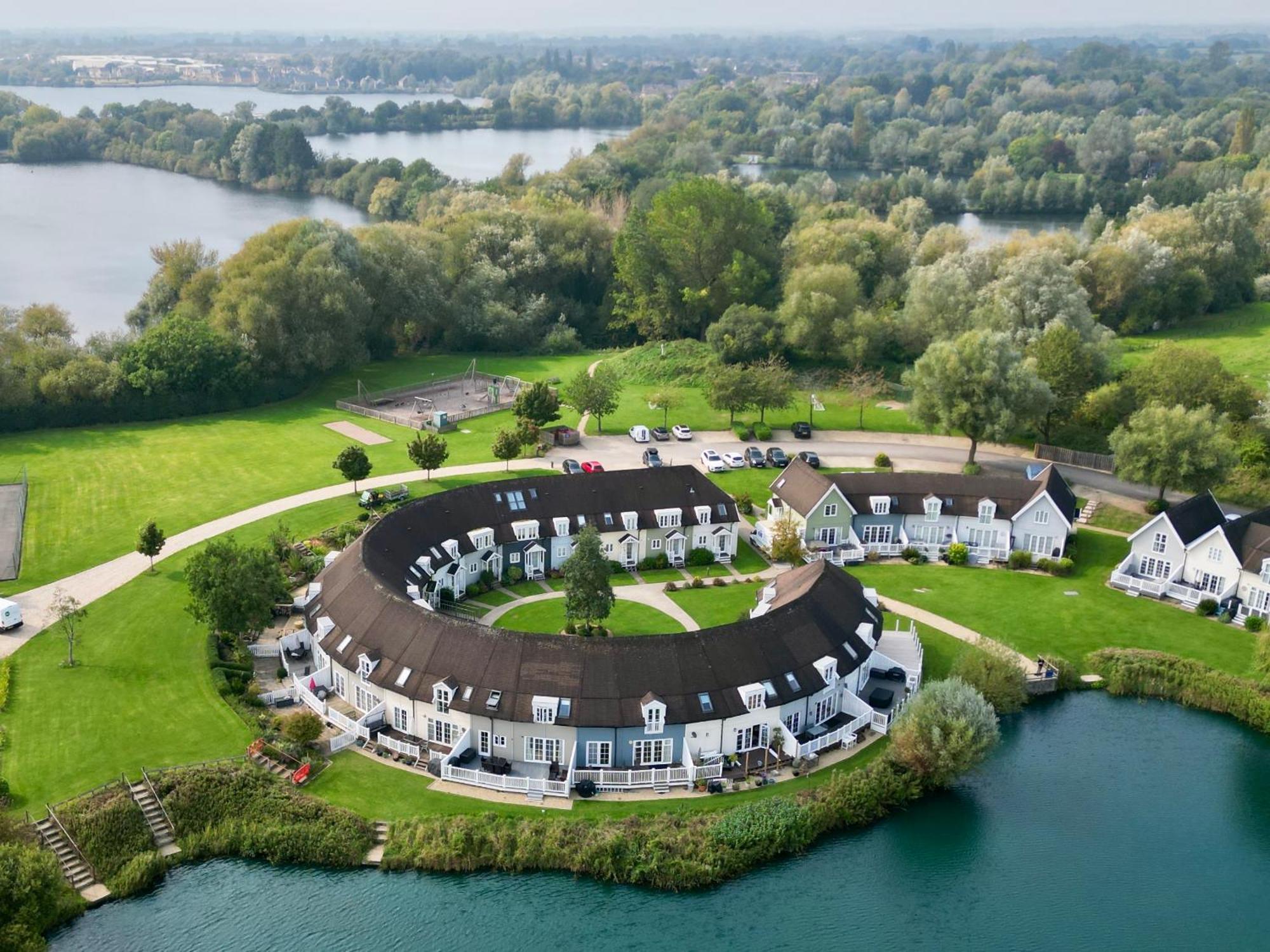 Nyhavn Lakeside Cottage سيرنسيستر المظهر الخارجي الصورة